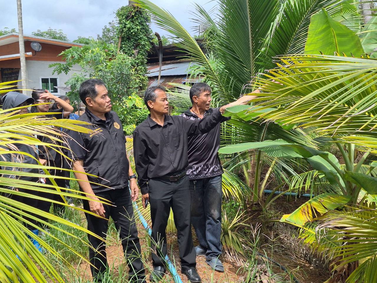 title - ผู้ตรวจราชการ ส.ป.ก. ลงพื้นที่จังหวัดบึงกาฬ ประชุมติดตามความก้าวหน้าผลการดำเนินงาน พร้อมตรวจเยี่ยมให้กำลังใจเกษตรกรต้นแบบผู้นำเกษตรกรรมยั่งยืนในเขตปฏิรูปที่ดิน 